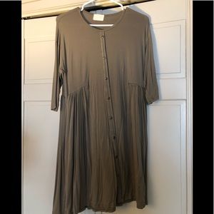 Brown/gray colored dress, size med with pockets